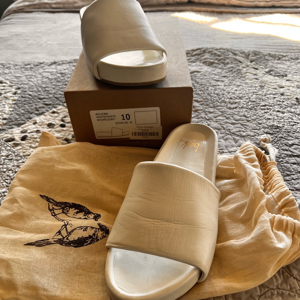 Almost brand new   Stored in box with dust cover